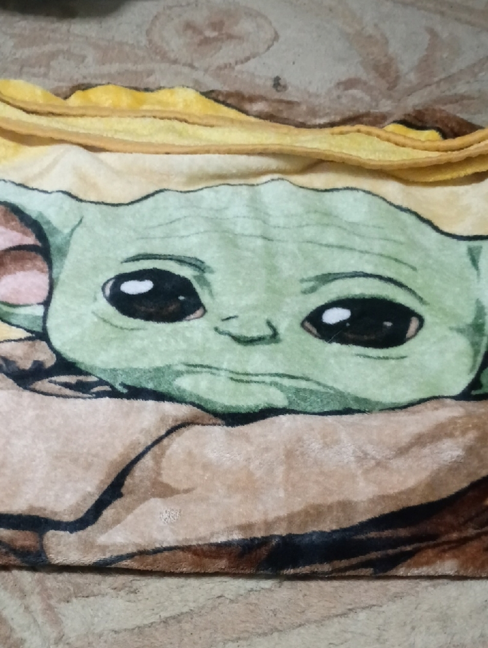 Baby Yoda Plush Throw Blanket - Green & Tan